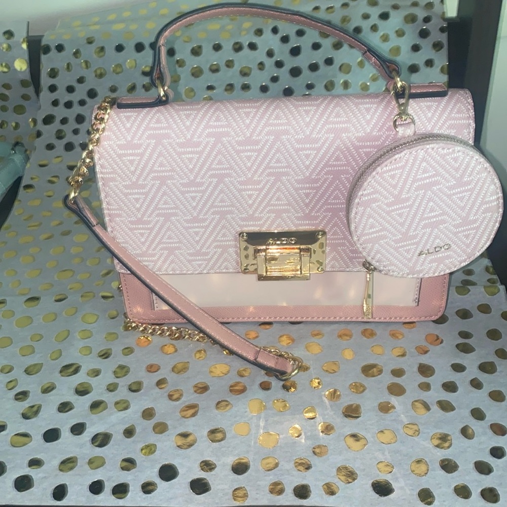 Rose gold w/ gold chain strap